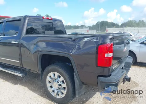 2015 GMC Sierra 2500Hd Denali z USA, uszkodzony, nr VIN 1GT120E82FF660012